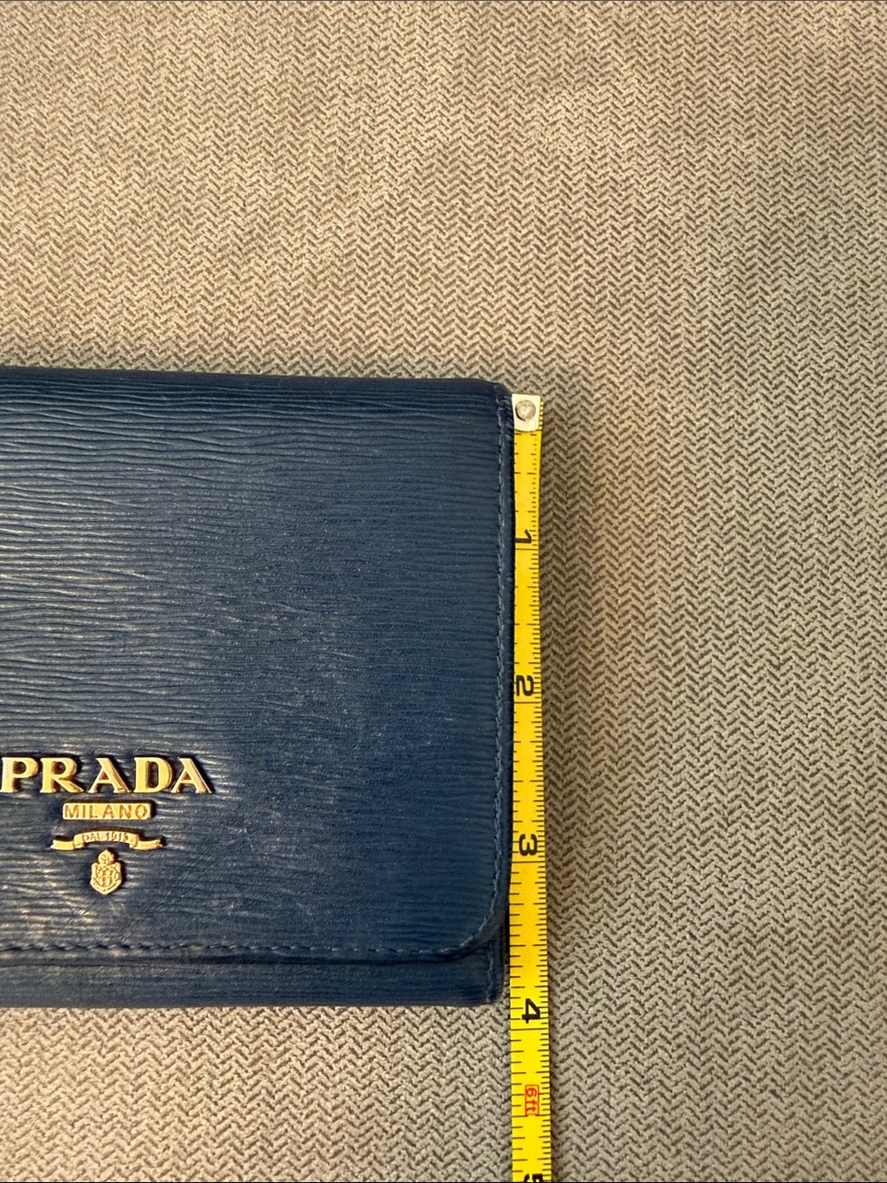 Authentic Prada Navy Blue Saffiano Leather Compact Wallet with Gold Logo - Picture 8 of 9